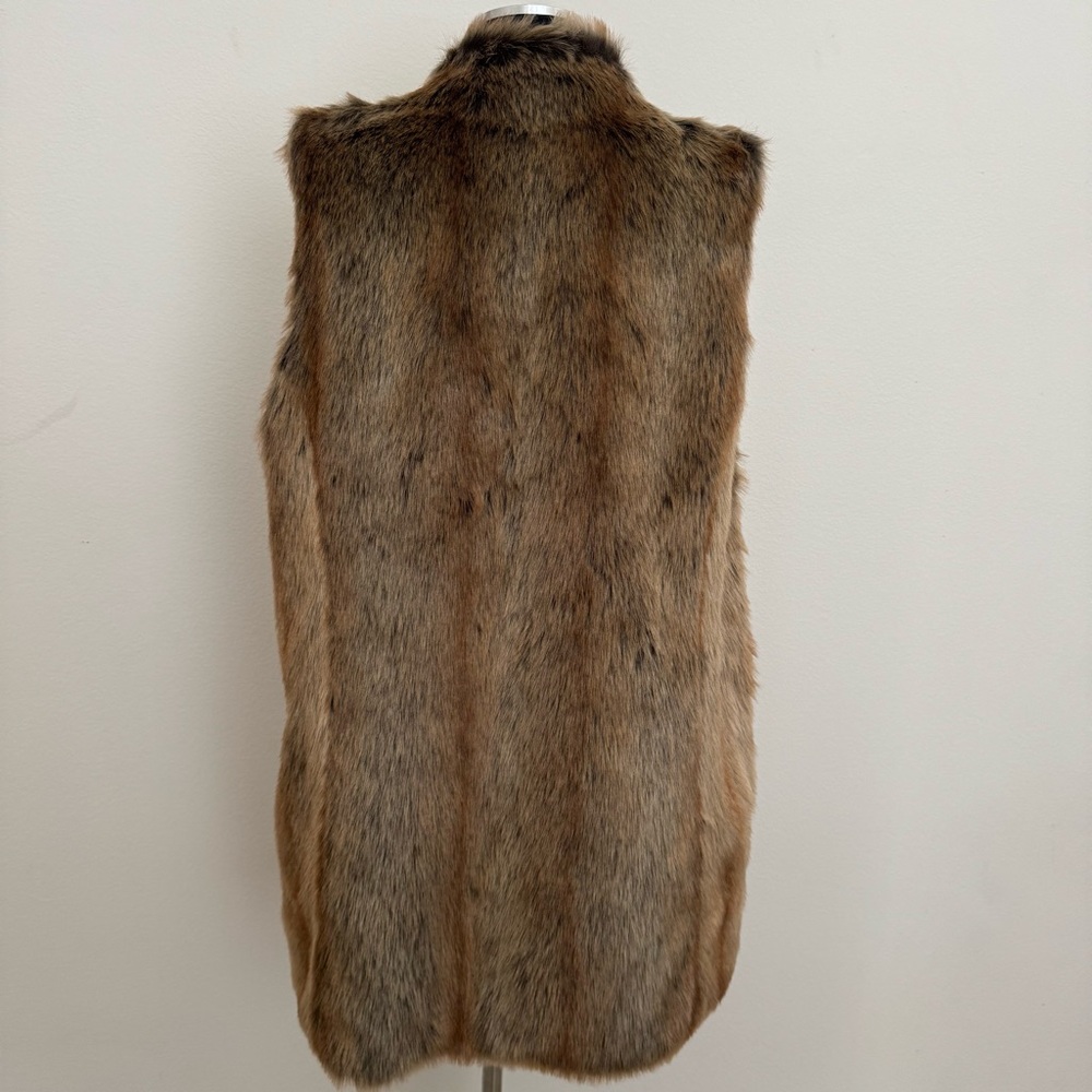 Donna Salyers Fabulous Furs Vest Size Medium - Picture 3 of 7